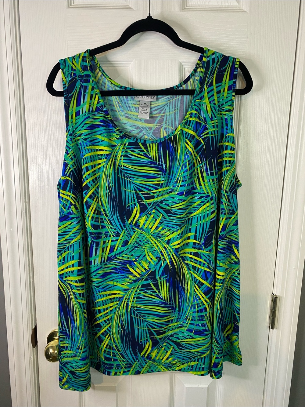 Catherines Blue & Green Tropical Leaf Tank Top Size 2X.